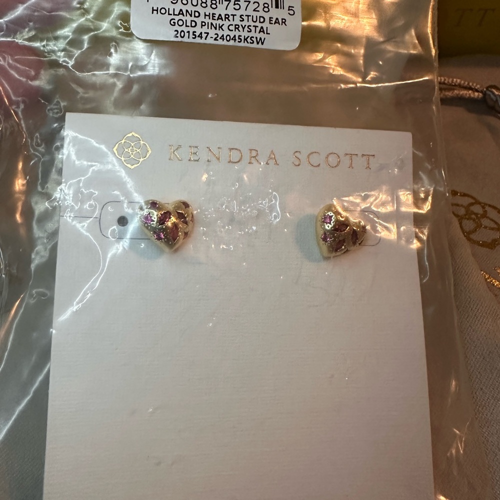 Kendra Scott Holland Heart Gold and Pink Crystal Heart Earrings NWT - Picture 3 of 6